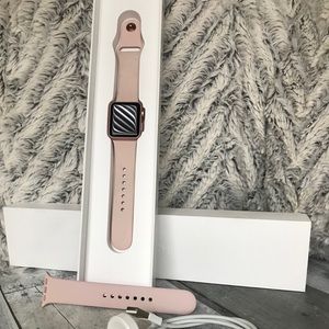 Rose gold Series 1 Apple Watch 38mm